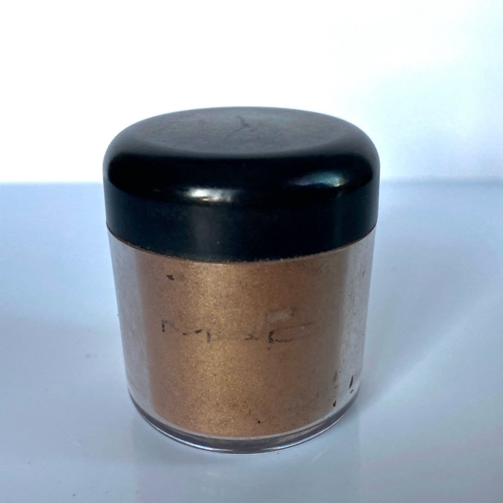 MAC Cosmetics Pigment